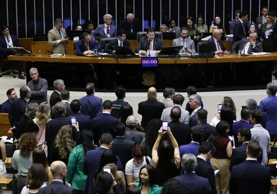 Davi Alcolumbre marca votação da PEC pelo fim da escala 6x1 para quarta-feira
