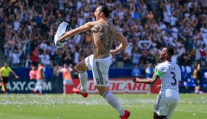 Ibrahimovic faz golaço e garante virada do Galaxy no dérbi de Los Angeles