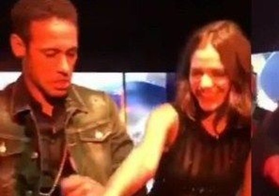 Marquezine e Neymar se acabam no funk no aniversário do jogador em Barcelona