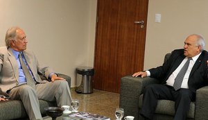 Presidente do TJ e Manoel Gomes de Barros discutem reativação da Usina Laginha
