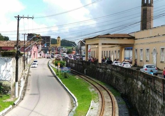 Cadáver com marcas de queimadura é encontrado em pedreira de Rio Largo