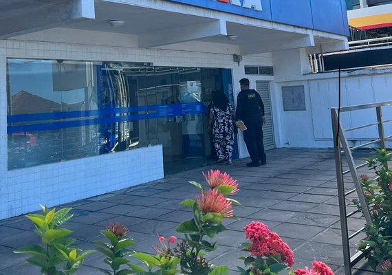 Mulher que tentou sacar mais de R$ 200 mil de FGTS com documentos falsos é presa em Maceió