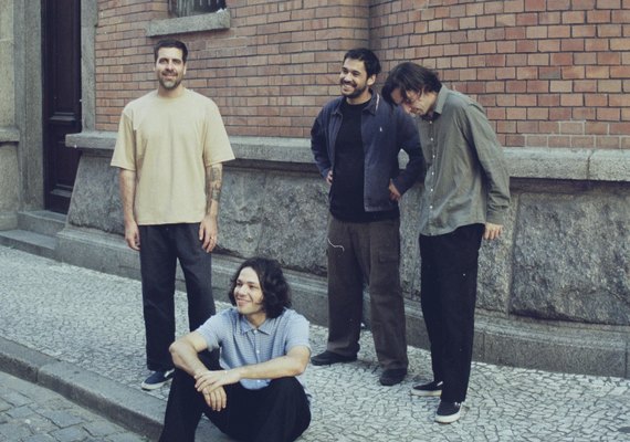 Após sucesso no The Town banda Terno Rei se apresenta em Maceió