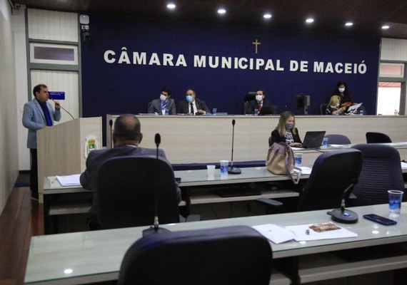 Câmara de Maceió inicia análise de vetos, mas problema no sistema impede sessão