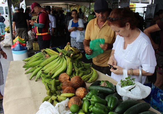 Domingo é dia de Feira Orgânica na Orla de Ponta Verde