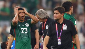 México vence Arábia Saudita, mas perde vaga às oitavas no saldo de gols
