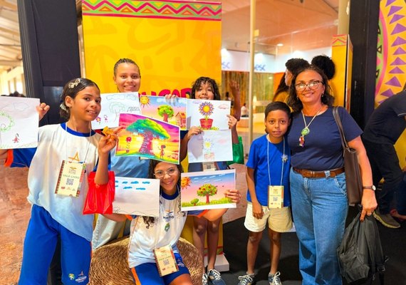 Crianças dão vida aos próprios desenhos com ajuda de IA na Bienal do Livro