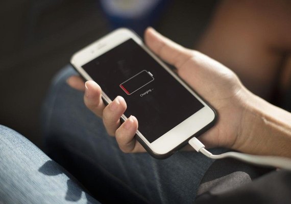 Bateria de celular é um dos principais componentes a causar acidentes