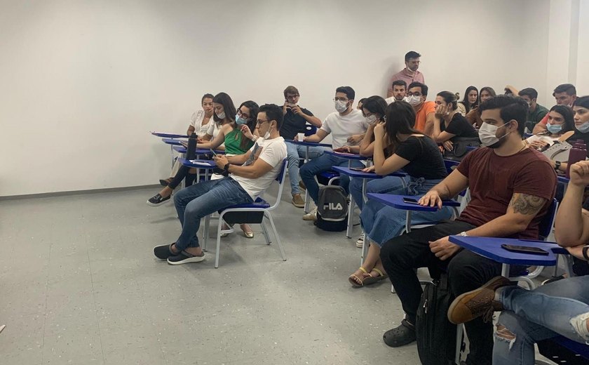 Hospital Metropolitano recebe estudantes de medicina do Cesmac para estágio em cirurgia