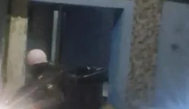 Motoboys fazem buzinaço e derrubam portão de residência após colega ser ameaçado em Arapiraca