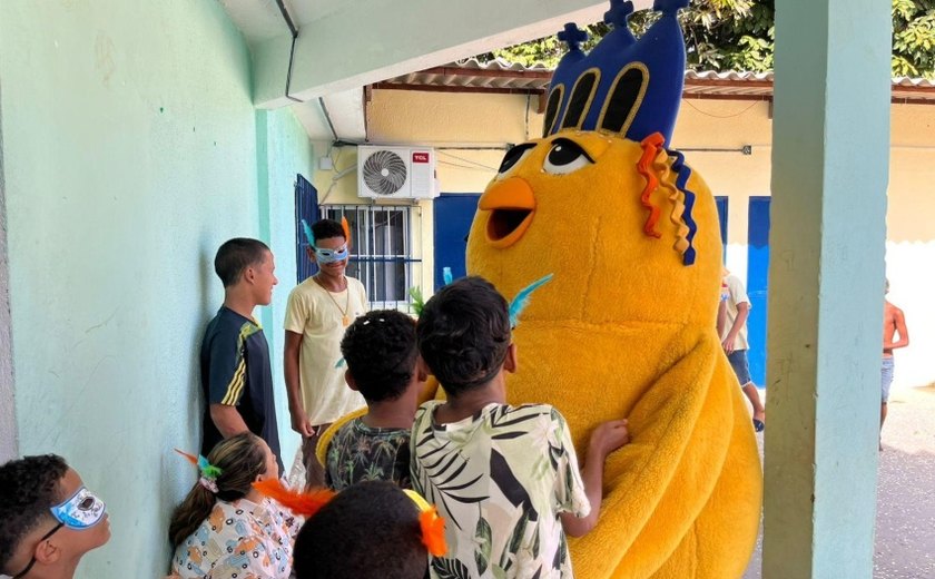 Pinto da Madrugada leva cultura e alegria para abrigo em ação especial da Prefeitura de Maceió