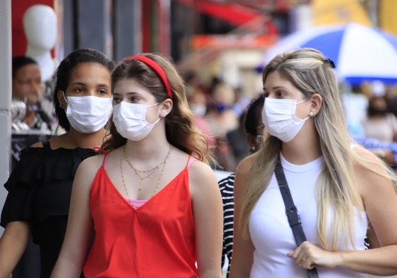 Covid-19: infectologistas defendem volta das máscaras e mais vacinação