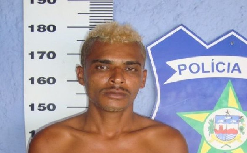 Homem com mandado de prisão em aberto é detido com drogas em Guaxuma