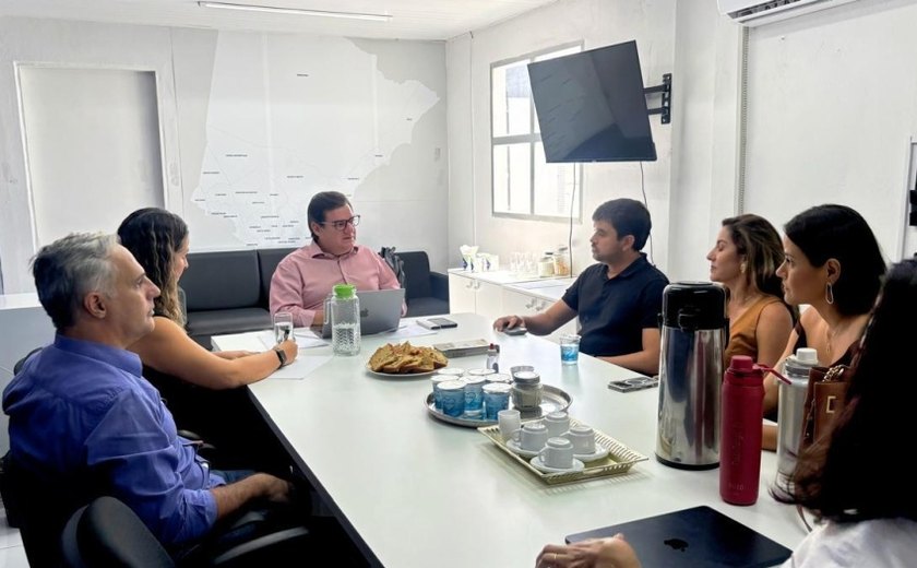 Reunião debate melhorias no turismo da orla marítima de Maceió