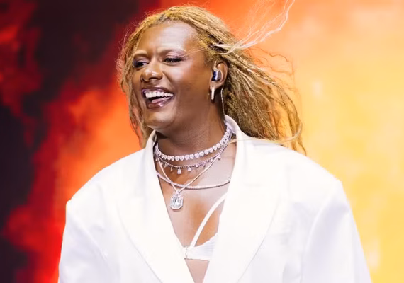 Grammy Latino 2025: Liniker é destaque com 3 prêmios