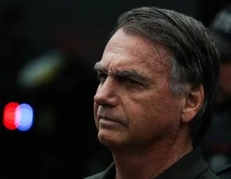 PL suspende atividades partidárias e salário de Bolsonaro