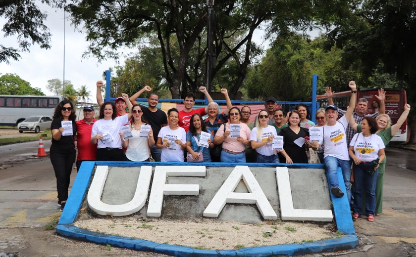 Mobilização na entrada da Ufal marca paralisação de 48 horas dos técnicos