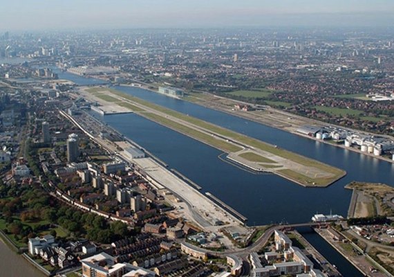 Descoberta de bomba da Segunda Guerra Mundial fecha aeroporto de Londres
