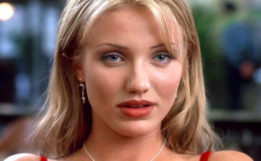 Moradora de rua devolve carteira perdida de Cameron Diaz