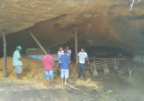 No Tocantins, gruta desaba e fiéis ficam soterrados durante celebração