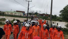 Cidade inundada após barragem se romper registrou maior tragédia em 57 anos, diz prefeito