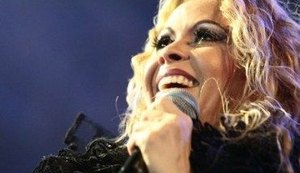 Mesmo com cachê reduzido, Joelma não emplaca em carreira solo