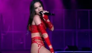 Globo censura parte do show Anitta no Réveillon de Copacabana e revolta a web