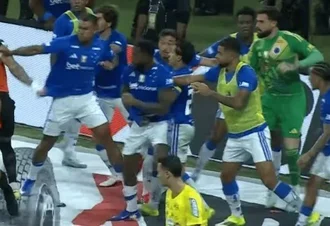 '23 vermelhos': expulsões em Cruzeiro x Atlético-MG podem aumentar