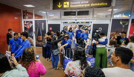 Estudantes do Daqui pra o Mundo retornam a Alagoas após intercâmbio histórico na Inglaterra