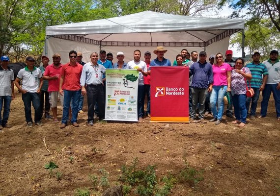 Cooperativa participa de reunião do Prodeter em Poço das Trincheiras