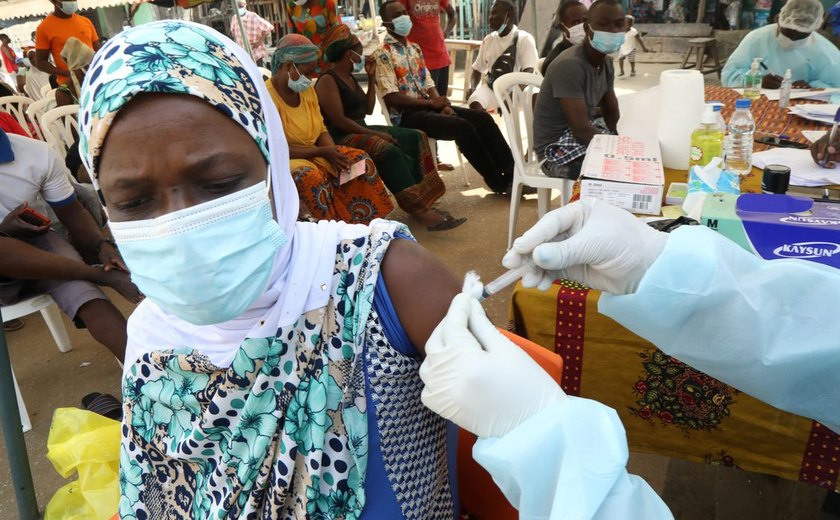 Vacina contra cepa do ebola na Àfrica pode demorar até 9 meses