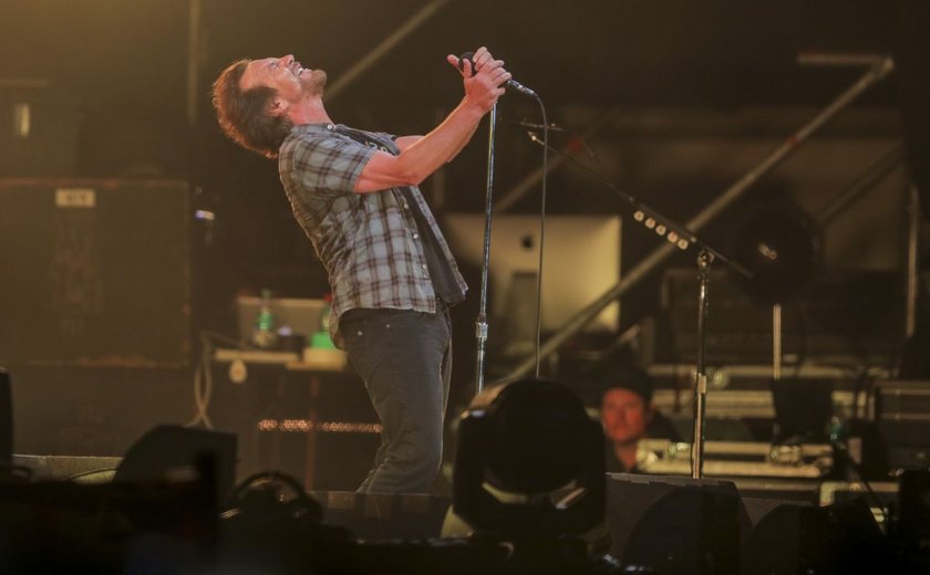Pearl Jam faz show com 24 músicas no Lollapalooza do Chile