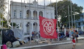 Iteral negocia saída de sem teto da Praça dos Martírios