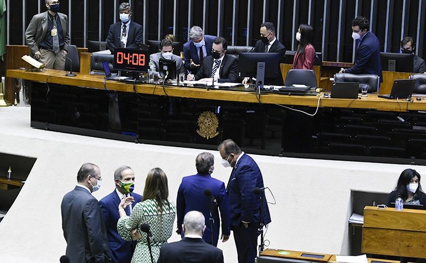 Com pauta trancada, Congresso tem 24 vetos pendentes de votação