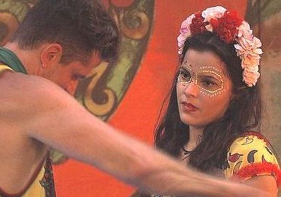 'BBB17': Marcos usa Vivian para causar ciúmes em Emilly e sister briga. 'Basta!'
