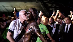 Maior ídolo da história do Vasco, Roberto Dinamite morre aos 68 anos