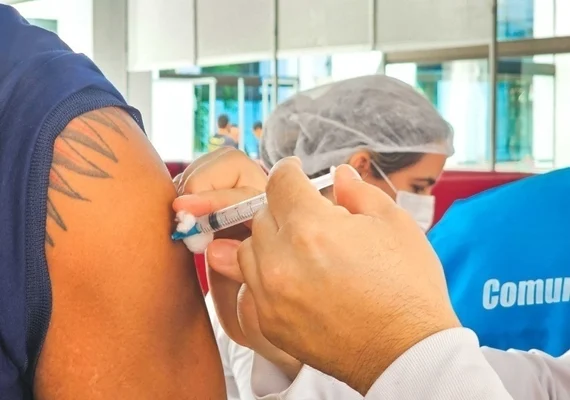 Prefeitura intensifica vacinação para profissionais da rede hoteleira e de restaurantes de Maceió