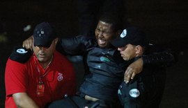 Torcedores e policiais entram em confronto após empate do Internacional