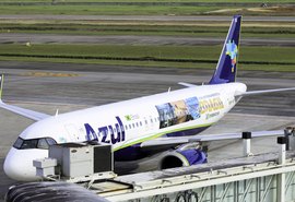 Companhia aérea deve indenizar casal em R$ 6 mil por cancelamento de voo sem comunicação prévia