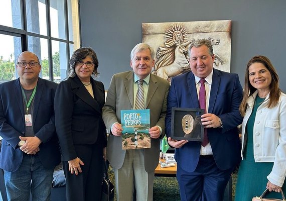 Prefeito alagoano vai a Embaixada da Grécia divulgar turismo de sua cidade