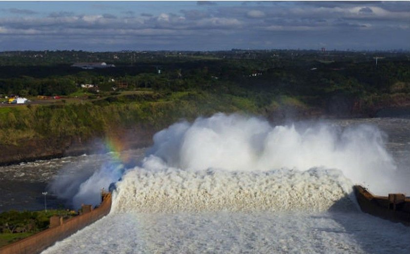 Após passar 'Três Gargantas', Itaipu bate marca histórica de geração de energia
