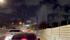 Rompimento de adutora provoca grande vazamento e “chuva” de água em Bebedouro