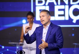 Com a ausência de JHC, Renan Filho responde a questões enviadas pelos eleitores