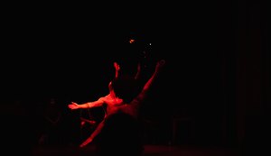 Espetáculo Dança Monstro encerra a programação dos 112 anos do Teatro Deodoro