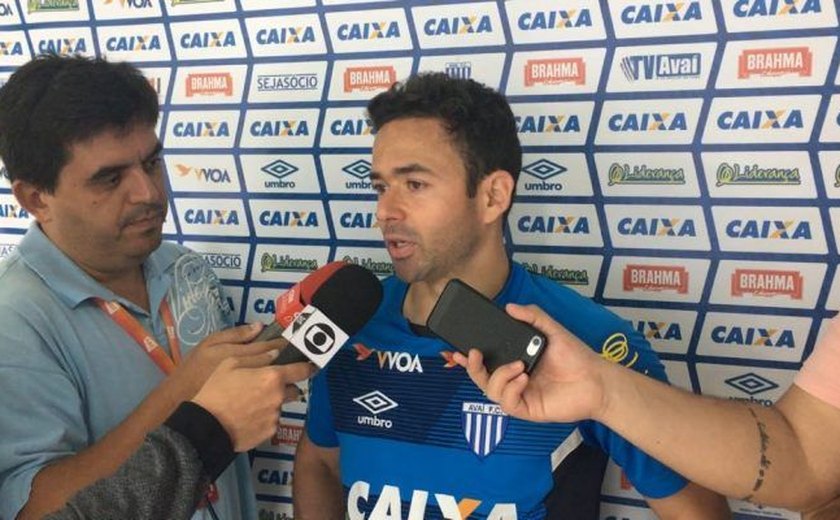 Há sete jogos sem perder, Avaí quer atenção para enfrentar o lanterna