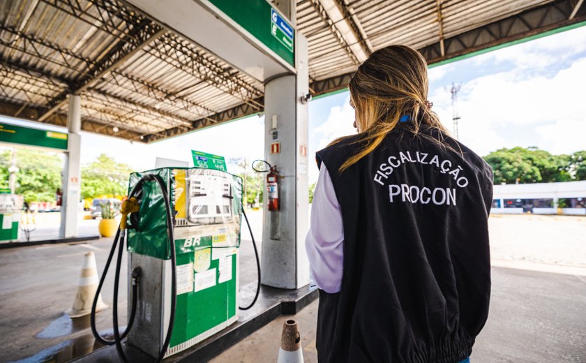 Procon Maceió fiscaliza postos de combustíveis após anúncio da nova política de preços