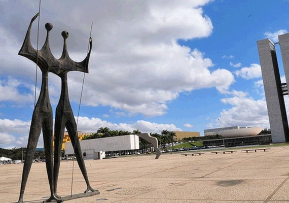 Área central de Brasília tem esquema especial de trânsito e segurança