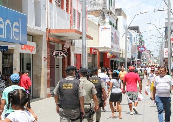 Lojistas do Centro de Maceió irão abrir neste domingo em horário especial