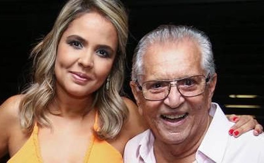 Carlos Alberto de Nóbrega se declara para namorada: 'Amor aos 81 anos'