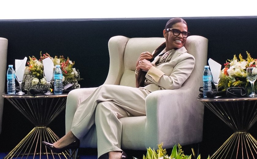 Dentista alagoana participa de evento internacional em Angola e destaca impacto da saúde oral na qualidade de vida